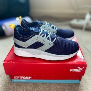 Kids puma sneakers